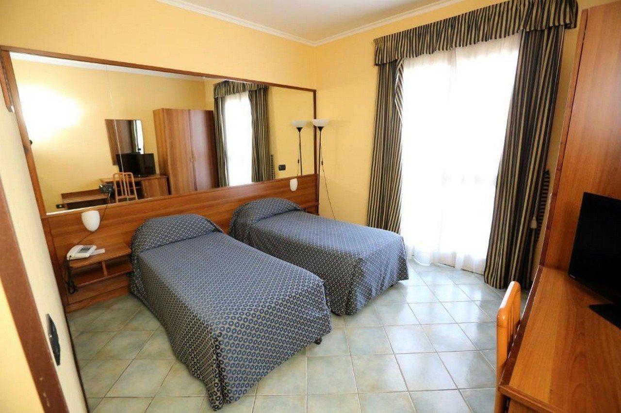 Hotel Palacavicchi Ciampino Eksteriør billede