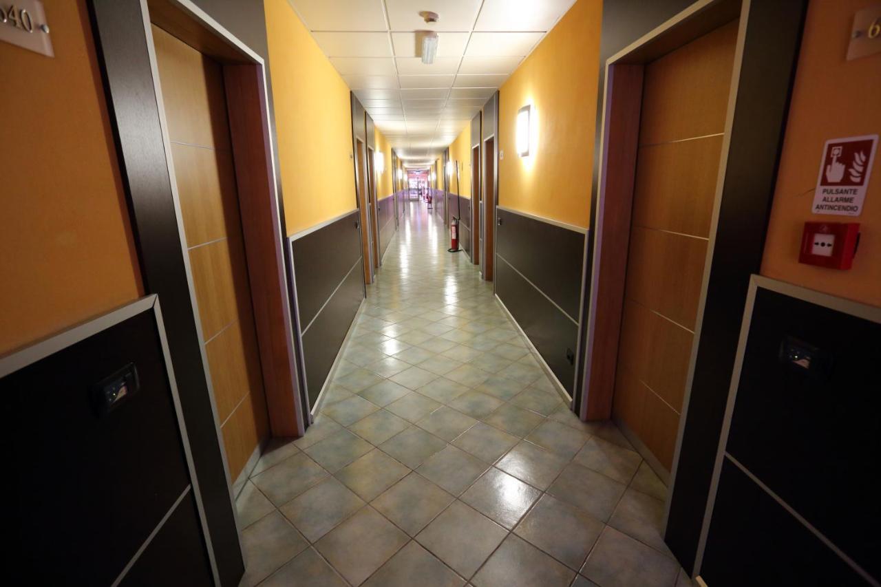 Hotel Palacavicchi Ciampino Eksteriør billede