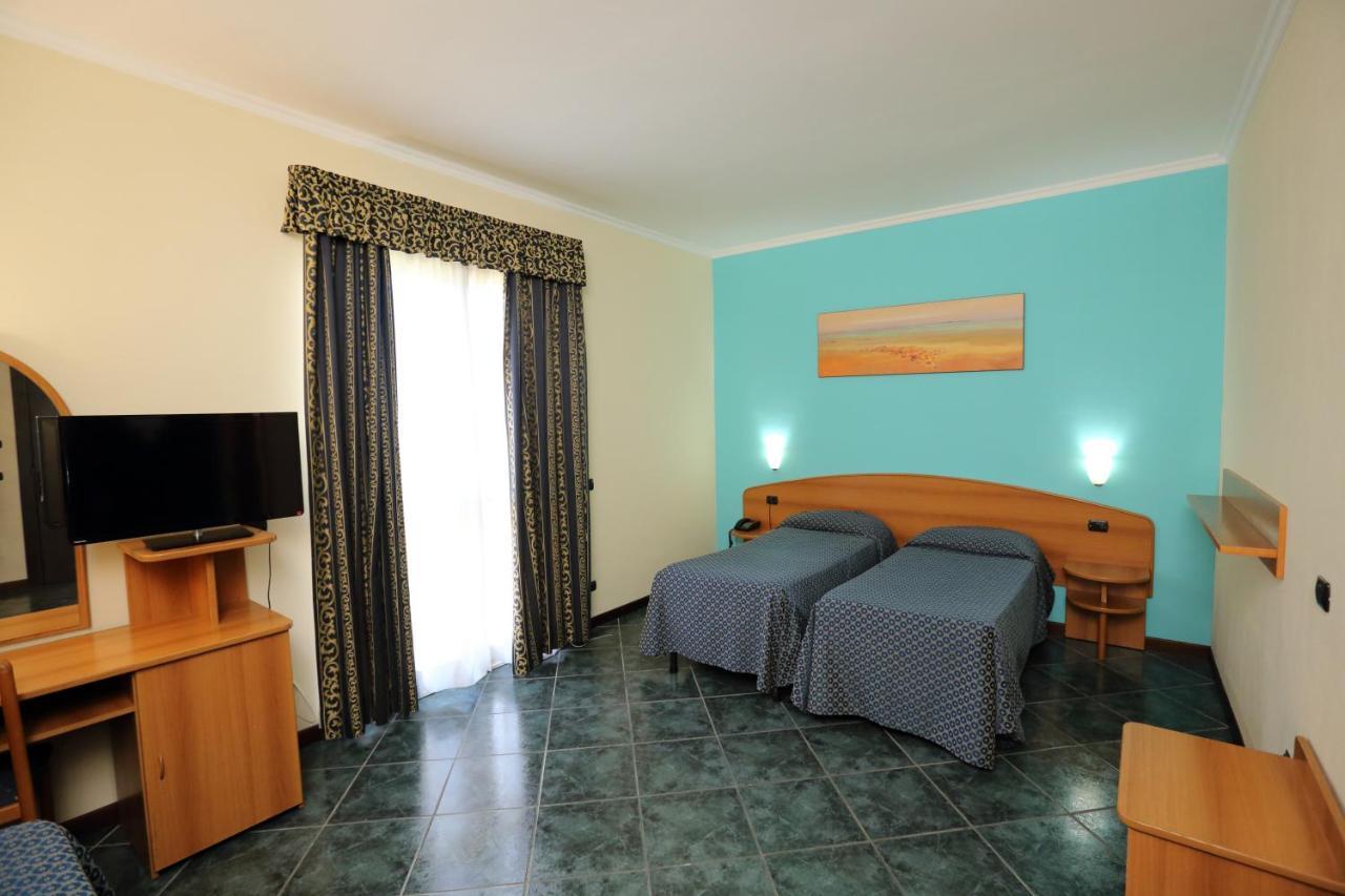 Hotel Palacavicchi Ciampino Eksteriør billede
