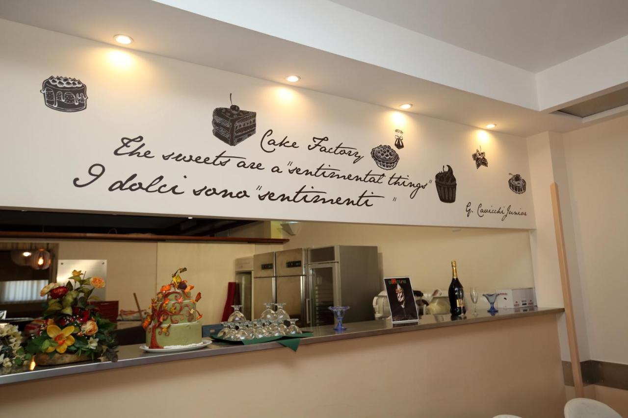 Hotel Palacavicchi Ciampino Eksteriør billede